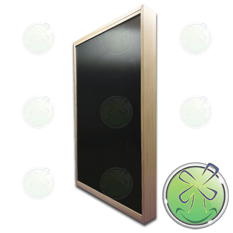 De achterplaat in zwart forex uitgevoerd.