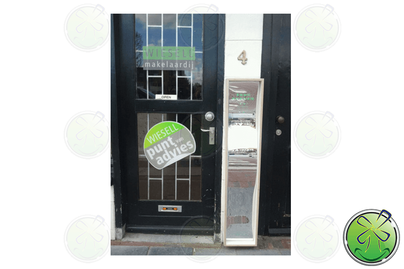 Na goedkeuring maken wij de lachspiegel snel!