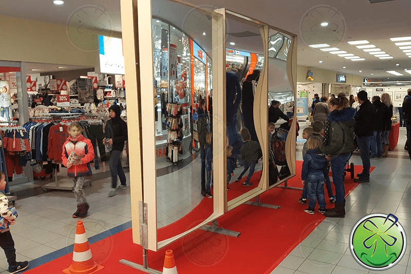 Smile mirrors are popular in shopping centers
