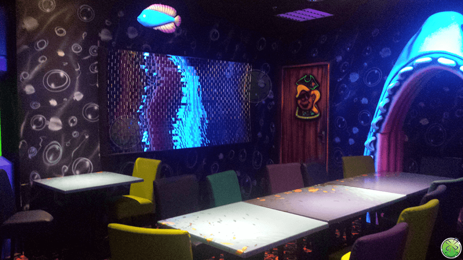 Un espejo de sonrisa XXL utilizado como una versión disco-rompecabezas. Da un efecto realmente sorprendente, ¡tus invitados pueden verlo durante horas! Un espejo de sonrisa XXL utilizado como una versión disco-rompecabezas. Da un efecto realmente sorprendente, ¡tus invitados pueden verlo durante horas!