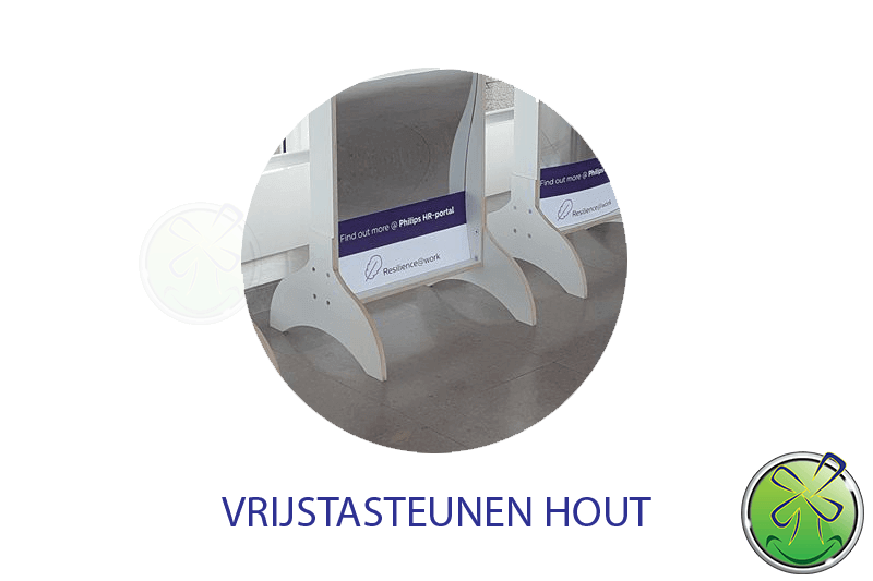 Vrijstatsteunen voor lachspiegels uitgevoerd in hout.